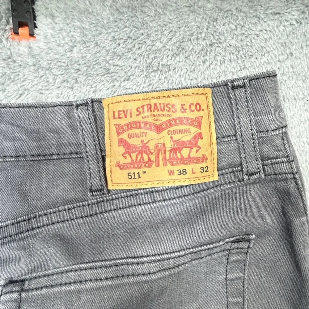 Levis 511 Jeans Mens 38x32 Gray Slim Fit Athletic Taper Stretch Denim Zipper EUC